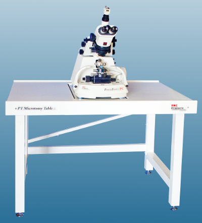 Anti vibration table for ultra-microtomes